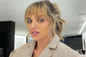 Ex-BBB foi flagrada de mãos dadas com o global. Rafa Kalimann se pronuncia sobre affair com ator: "Um grande gostoso" João Vicente de Castro