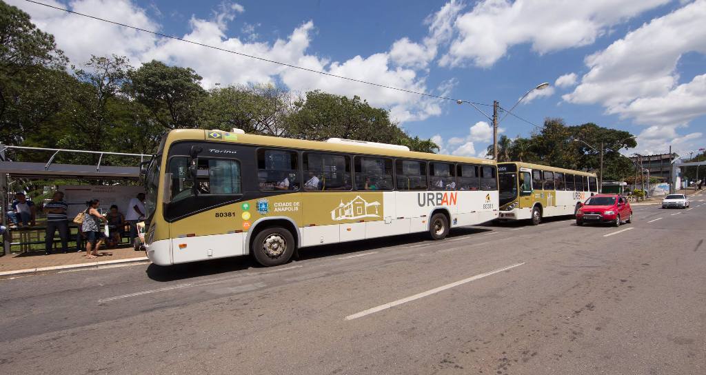 O valor da passagem de ônibus sofrerá aumento em Anápolis. Moradores da cidade agora pagarão R$ 4,95 e R$ 5,50. (Foto: reprodução)