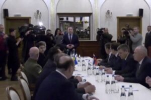 Nenhum acordo foi feito sobre um possível cessar-fogo. Encontro entre diplomatas de Rússia e Ucrânia termina sem acordo para fim da guerra