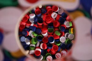 A Secretaria da Mulher iniciou a coleta de tampas plásticas em Goiânia. Os materiais podem ser revertidos em alimentos para famílias carentes. (Foto ilustrativa: Thiago Prado/Ufal)