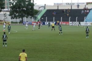 Jogo entre Goiás e Morrinhos no João Vilela