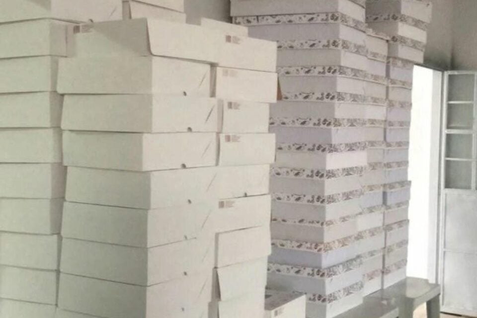 Kit jantar foi entregue aos convidados em suas residências