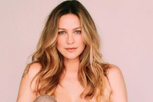 Atriz também contou sobre por que aceitou fazer novela em Portugal. Luana Piovani aceita aparecer nua em cena de sexo pela primeira vez