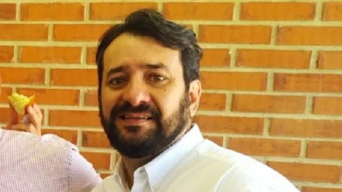 "Hora de bastar o bastão", diz Carlos Júnior sobre deixar presidência do MDB