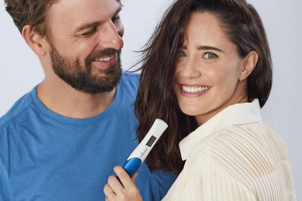 Fernanda Vasconcellos anuncia gravidez do 1º filho com Cássio Reis