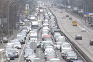 Organização estima 1 milhão de deslocados internos pelo conflito. Mais de 660 mil pessoas já deixaram a Ucrânia, afirma ONU