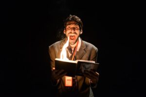 Mágico Maroja apresenta espetáculo O Magimundo