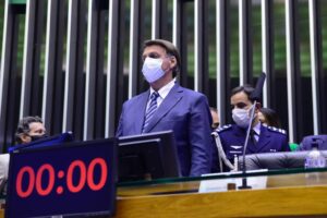 "Sempre respeitaremos a harmonia e a independência dos Poderes”, diz Bolsonaro no Congresso