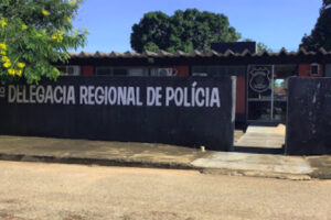 Mulher mata dois vizinhos e deixa outro ferido após ter celular furtado em Porangatu