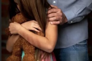 Homem é suspeito de abusar sexualmente da própria filha, de 11anos, em Belo Horizonte. (Foto: iStock)