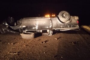 Homem morre após colisão entre caminhonete e caminhão na GO-220, em Montividiu (GO)