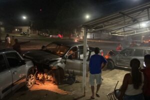 Motorista avança sobre calçada e atinge motociclista em Cromínia
