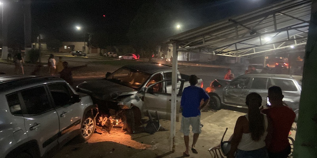 Motorista avança sobre calçada e atinge motociclista em Cromínia