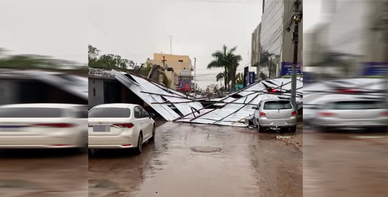 Chuva derruba telhado de metal sobre 10 veículos em Aguas Lindas (GO) (Foto: divulgação/Bombeiros)