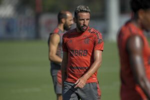 Isla em treinamento no Flamengo