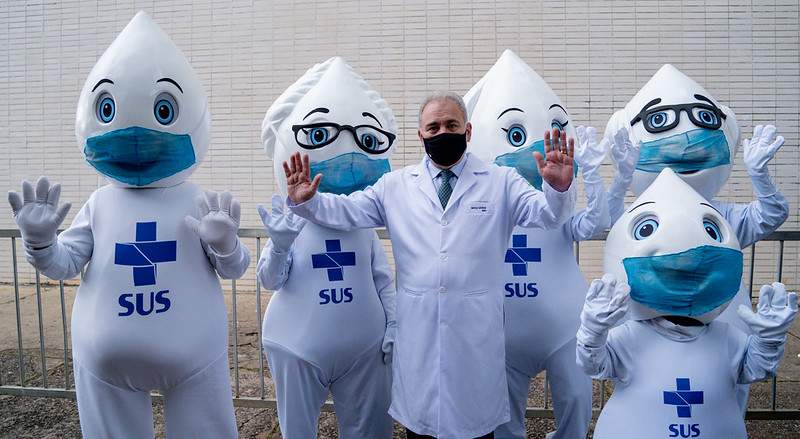 Ao centro, ministro da Saúde, Marcelo Queiroga (Foto: Flickr/Ministério da Saúde)