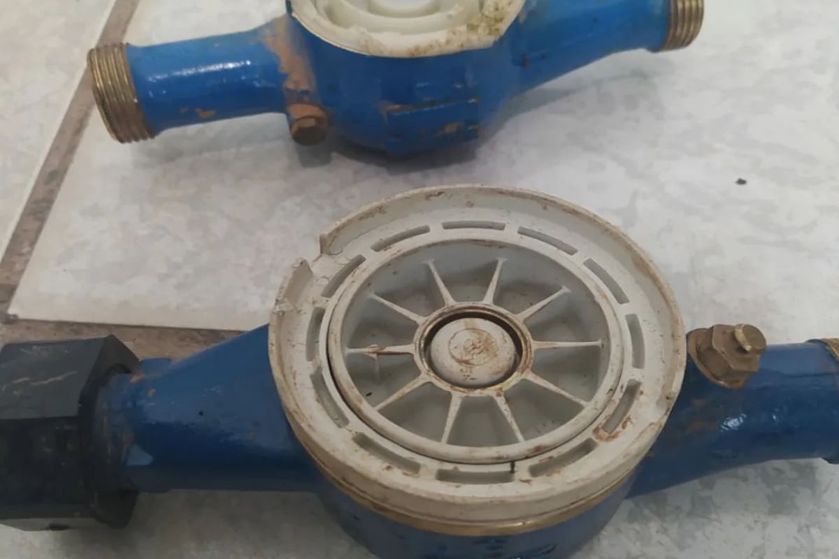 Homem suspeito de furtar hidrômetros de casas é preso, em Uruaçu (GO) (Foto: Divulgação – PC)