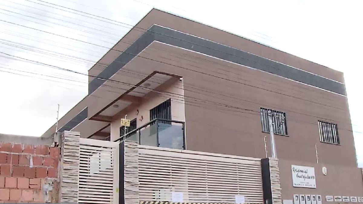 Prédio de Águas Lindas de Goiás corre risco de desabar