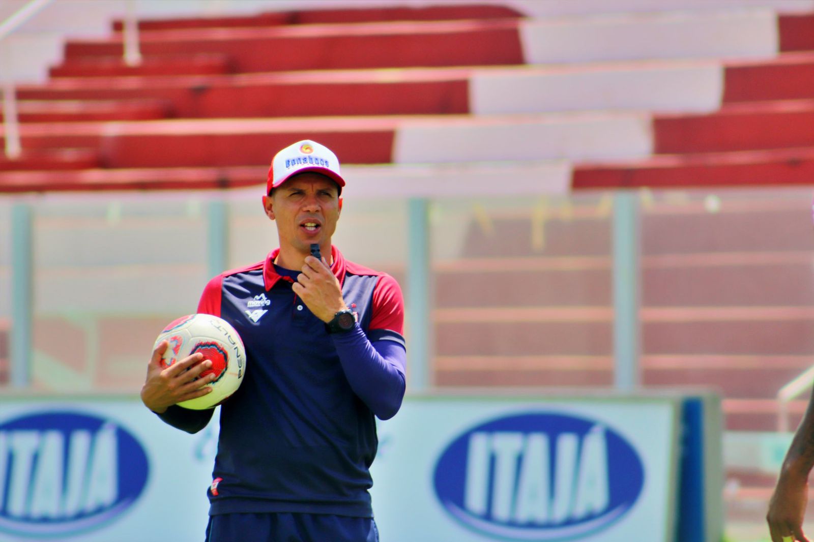 Higo Magalhães, treinador do Vila Nova no OBA