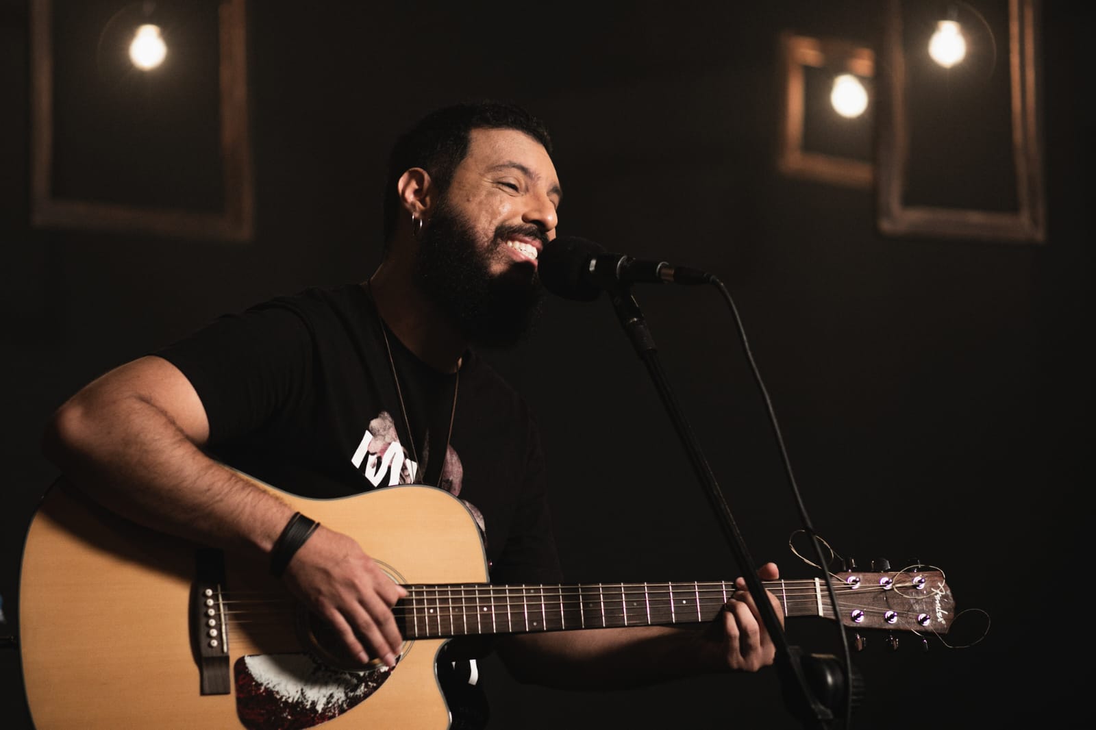 Cantor Luiz Porto é atração desta sexta-feira (11/3) no Lowbrow