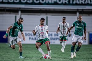 Chocolante atuando contra o Goiás