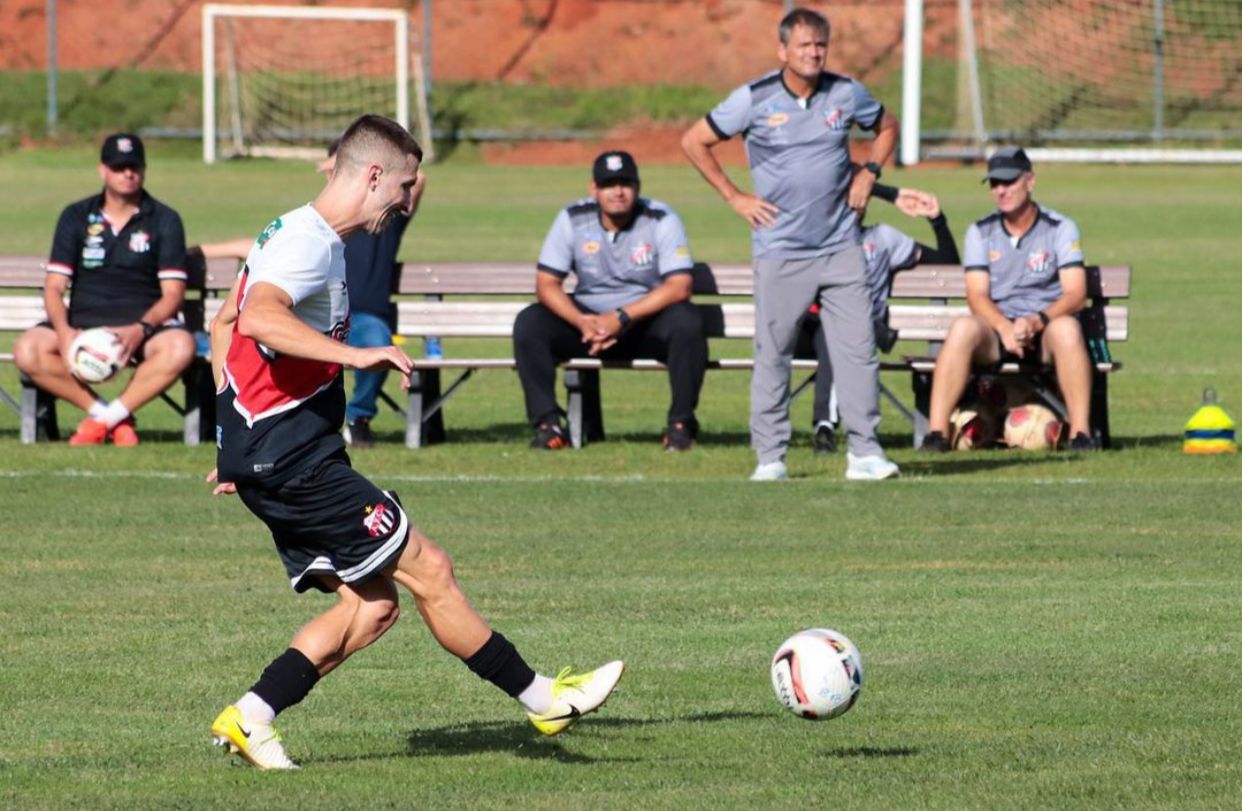 Anápolis durante jogo-treino