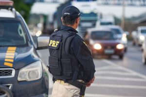 Drogas são apreendidas pela polícia rodoviária federal e homem é preso Foto: Jucimar de Sousa