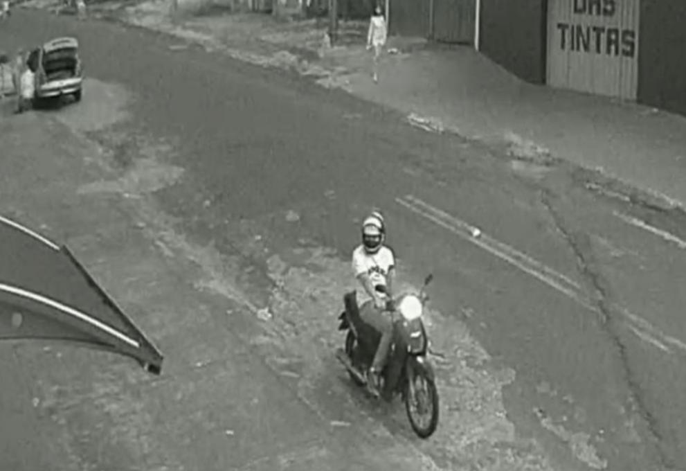 Golpista usava biz para fugir ao aplicar golpes. (Foto: Reprodução PM)