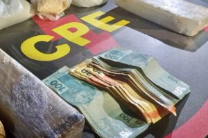 Mais de R$ 4 mil foram apreendidos em ocorrência na região norte da cidade (Foto: Divulgação/CPE)