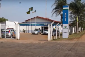 Advogado denuncia que foi algemado e agredido por policiais militares, em Itaberaí (GO)