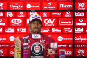 Pablo Dyego é apresentado no Vila Nova