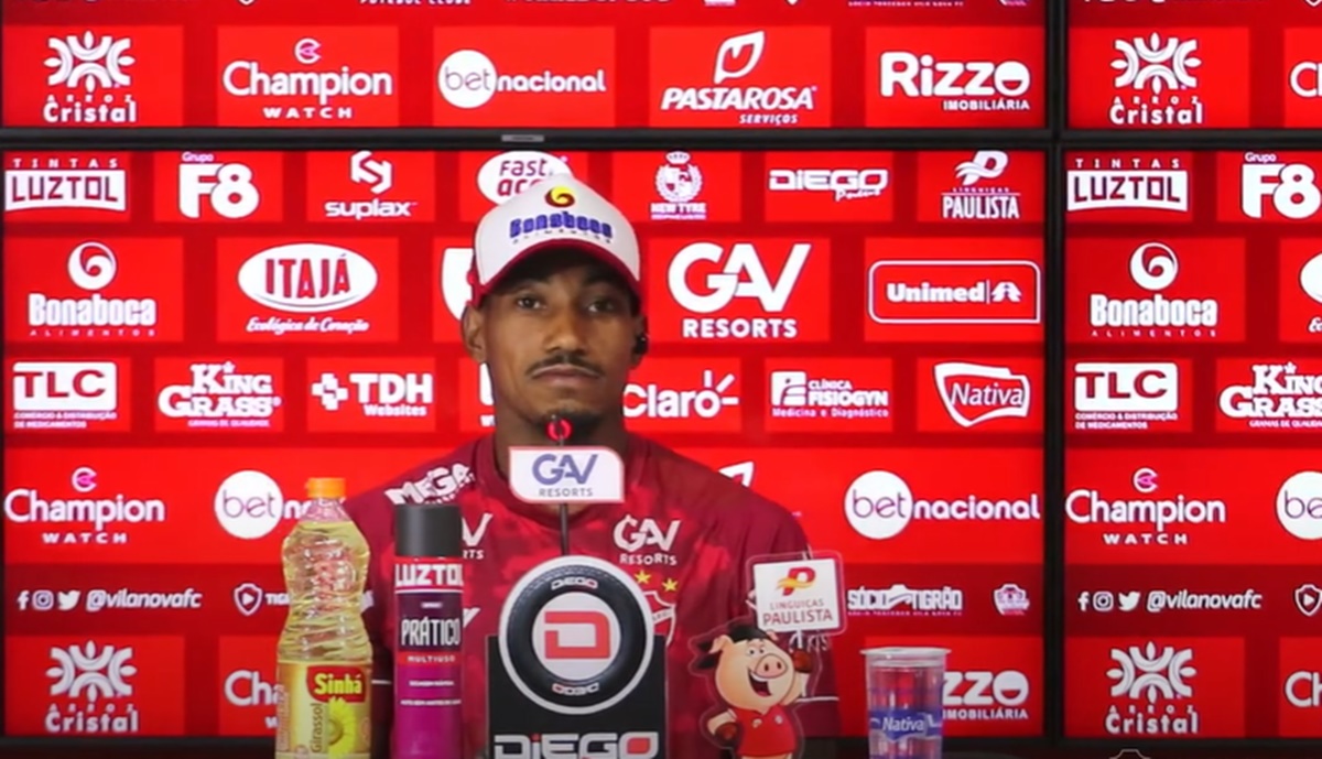 Pablo Dyego é apresentado no Vila Nova