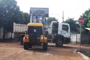 Polícia suspeita que máquinas contratadas pela prefeitura de Heitoraí (GO) seriam do prefeito (Foto: Site da prefeitura)