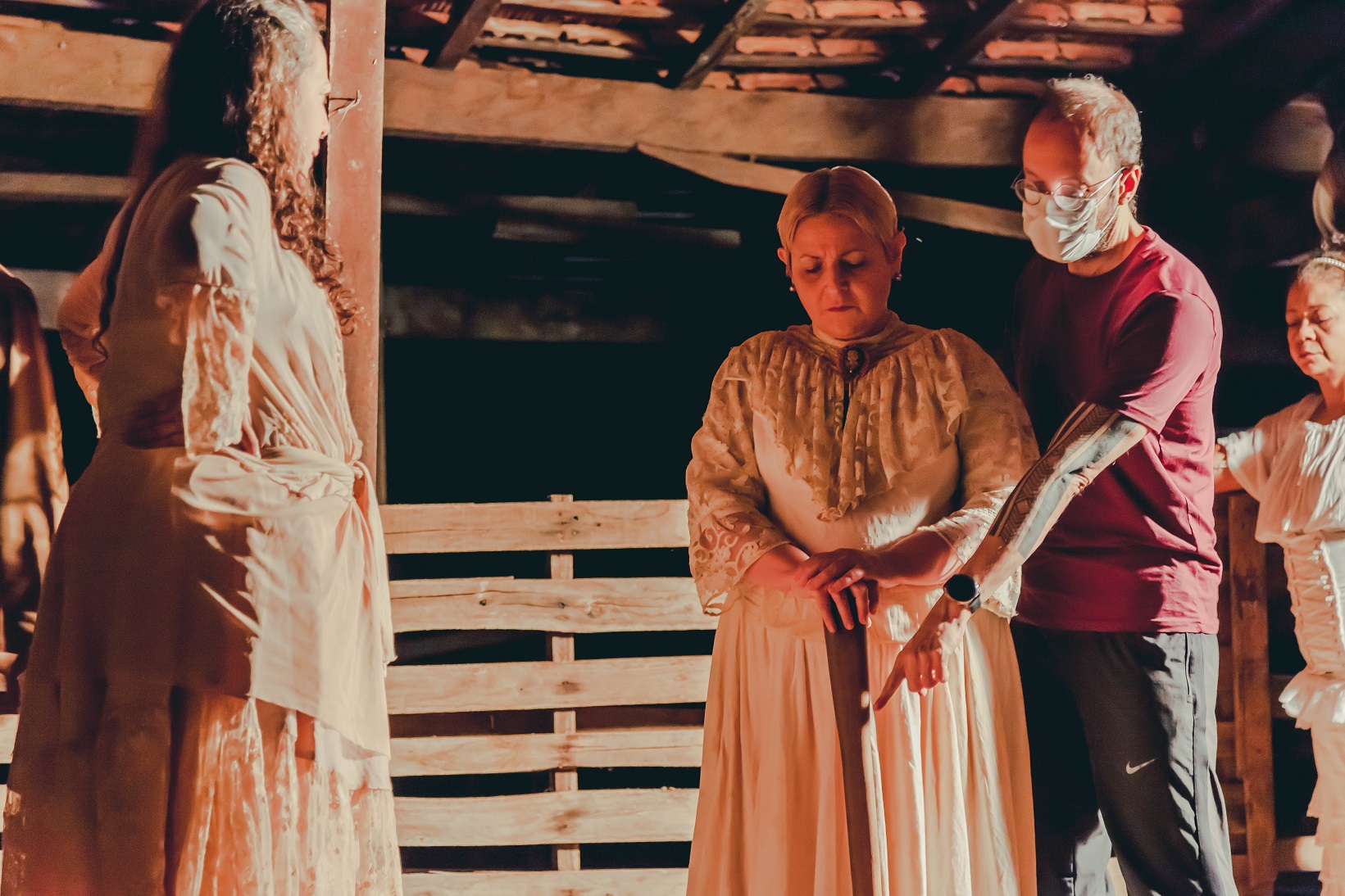 Cia de Teatro Nu Escuro apresenta espetáculos e oficinas gratuitas 