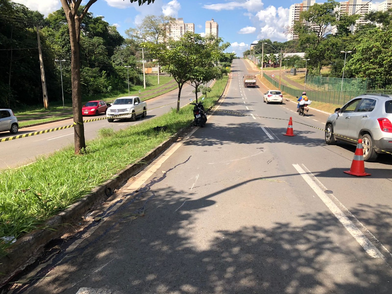 Uma pessoa morre após acidente com moto no setor Faiçalville, em Goiânia (Foto: DICT)