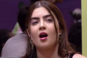 Tatuagem tem até o coraçãozinho que influencer faz no rosto. Fã tatua rosto de Jade Picon e ex-BBB comenta; veja foto