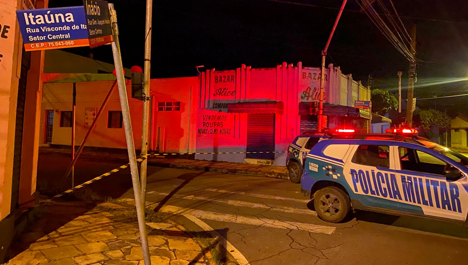 PM isolou a cena do acidente (Foto: Jonathan Cavalcante-Mais Goiás)