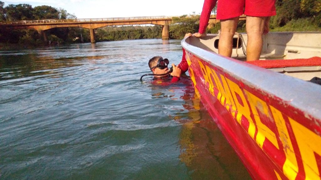 Bombeiros encontram corpo de jovem desaparecido no Rio São Marcos em Catalão (GO)