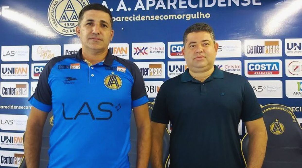 Eduardo Souza ao lado de Elvis Mendes