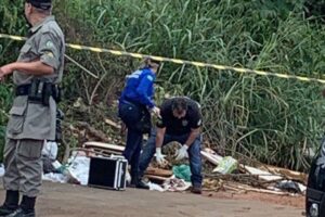 Feto é encontrado em lote baldio em Goiânia
