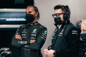 Hamilton durante treinos da pré-temporada da Fórmula 1