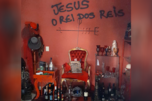 Terreiro de Candomblé é atacado e pichado com as palavras “Jesus Salvador”, em Aparecida de Goiânia (GO)