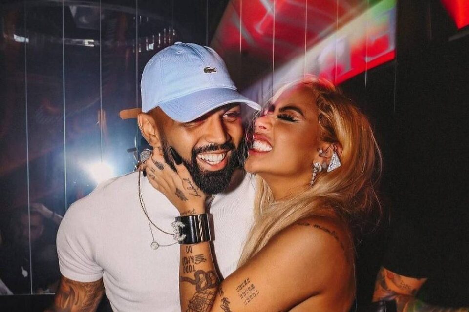 Irmã de Neymar biquíni Gabigol Rafaella Santos e o jogador já não estão mais juntos. Irmã de Neymar posa de biquíni e web aponta indireta a Gabigol; foto