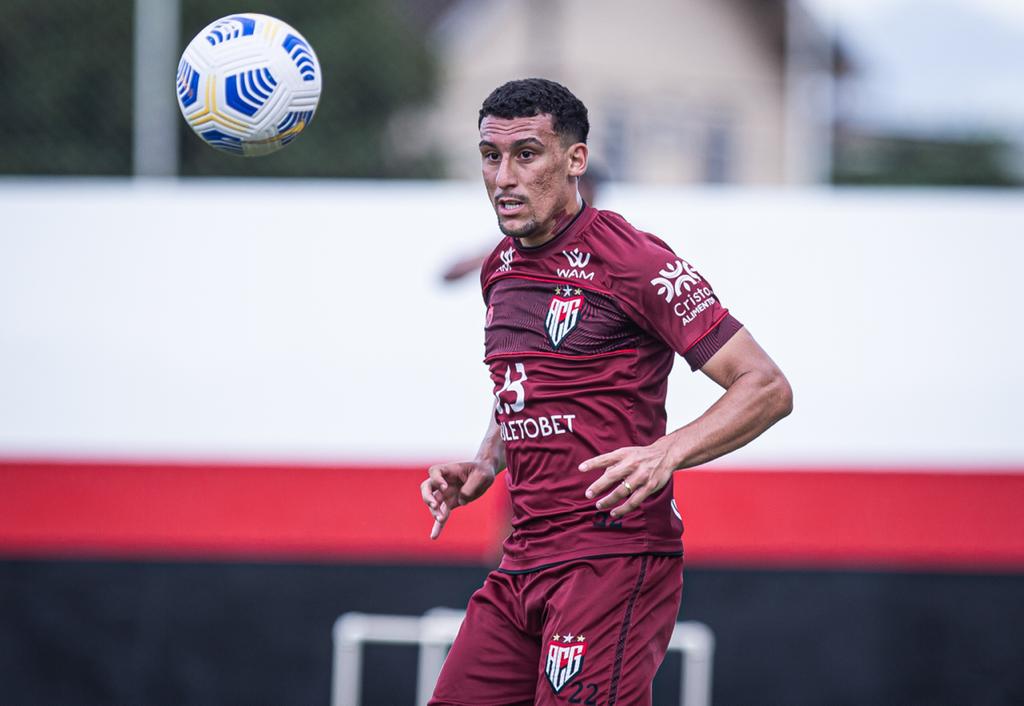 Baralhas em treinamento no CT do Dragão