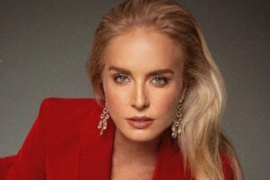 'Até hoje me pergunto o motivo de ter ficado tanto tempo em silêncio', diz apresentadora. Foto: Reprodução / Instagram