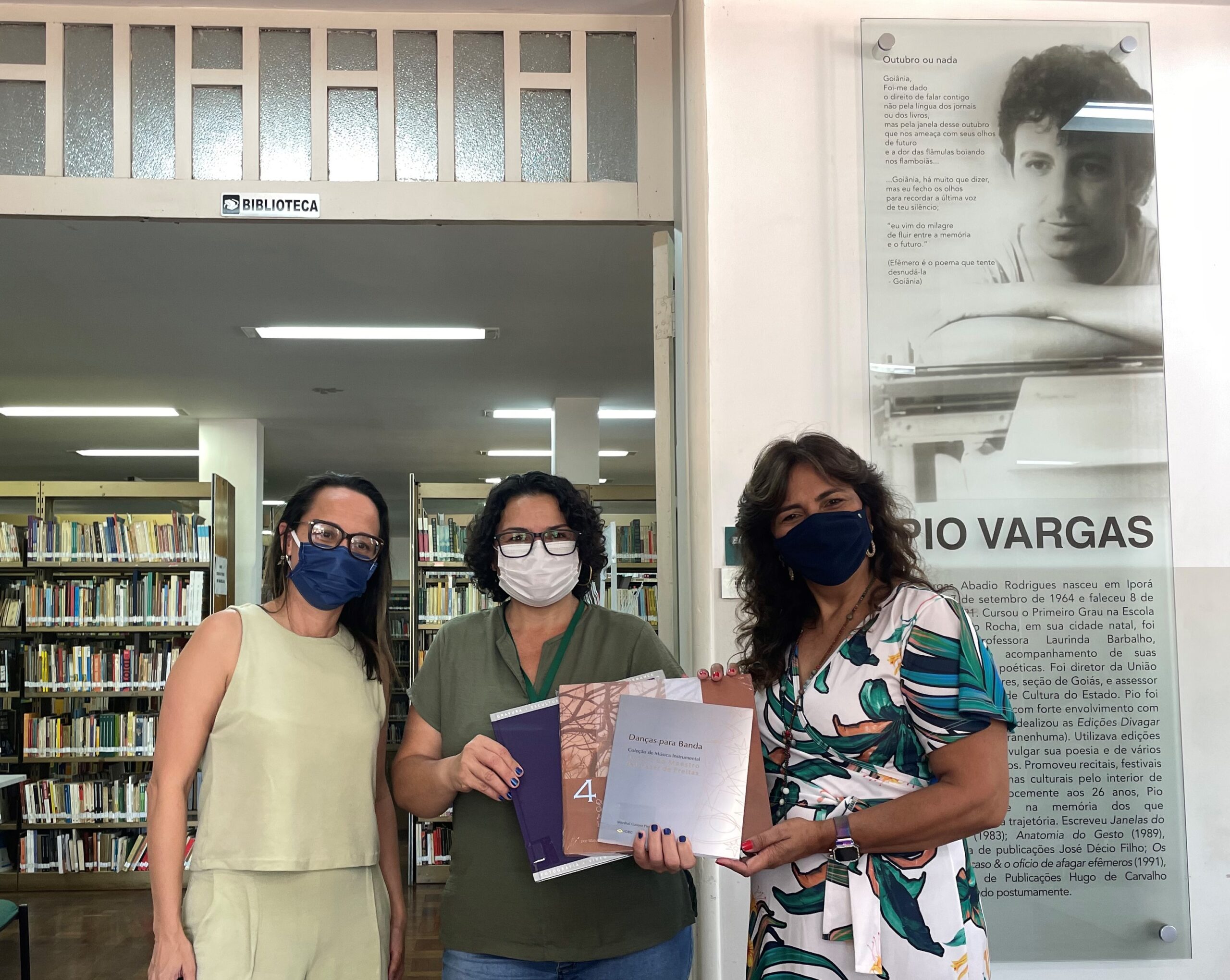 Bibliotecas em Corumbá de Goiás recebem doações de mais de 330 livros