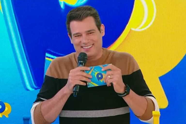 Apresentador foi um dos assuntos mais comentados no Twitter. Celso Portiolli surpreende ao ficar de sunga no Domingo Legal; fotos