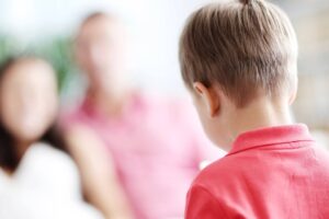 A Polícia Civil vai investigar uma mãe que entregou o filho de 11 anos para o Conselho Tutelar sob alegação de que colocaria fogo na criança caso ficasse com ela. O caso aconteceu neste domingo (6), no município de Gouvelândia, próximo à cidade de Quirinópolis