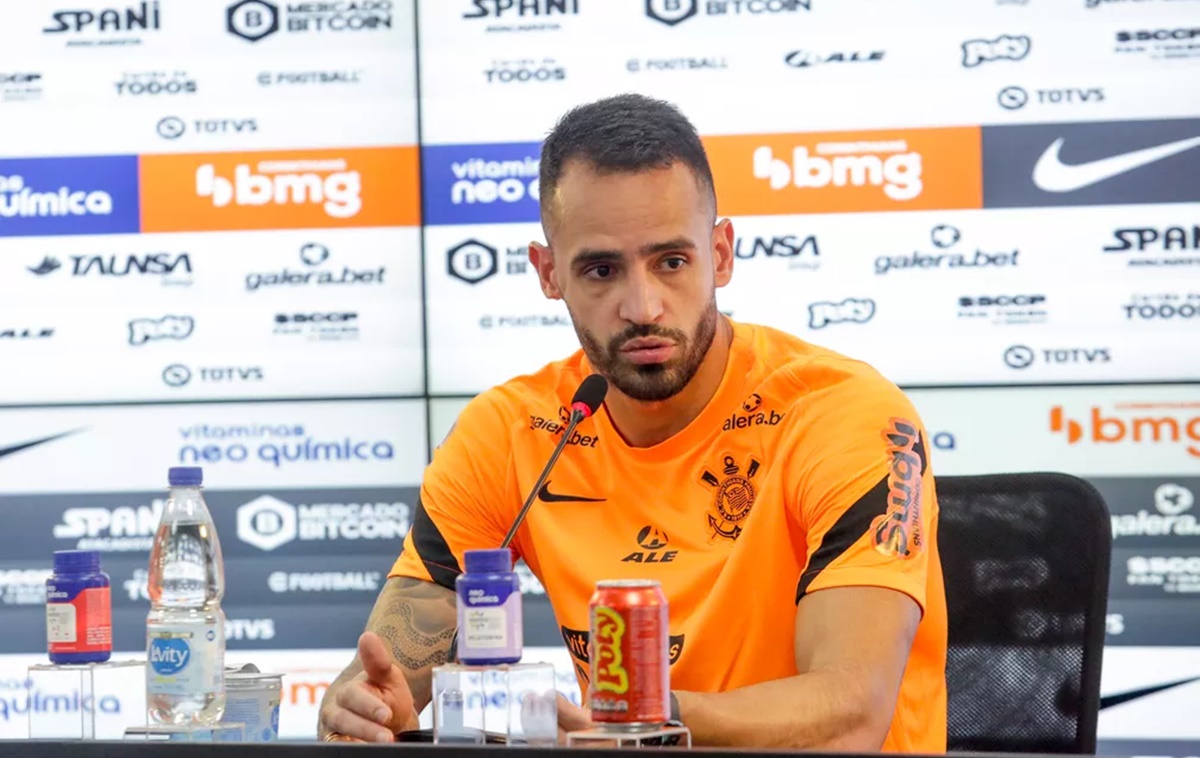 Renato Augusto em coletiva no Corinthians