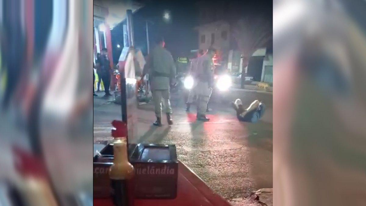 PM usa força para prender homem suspeito de ameaçar dono de bar em Niquelândia (GO)